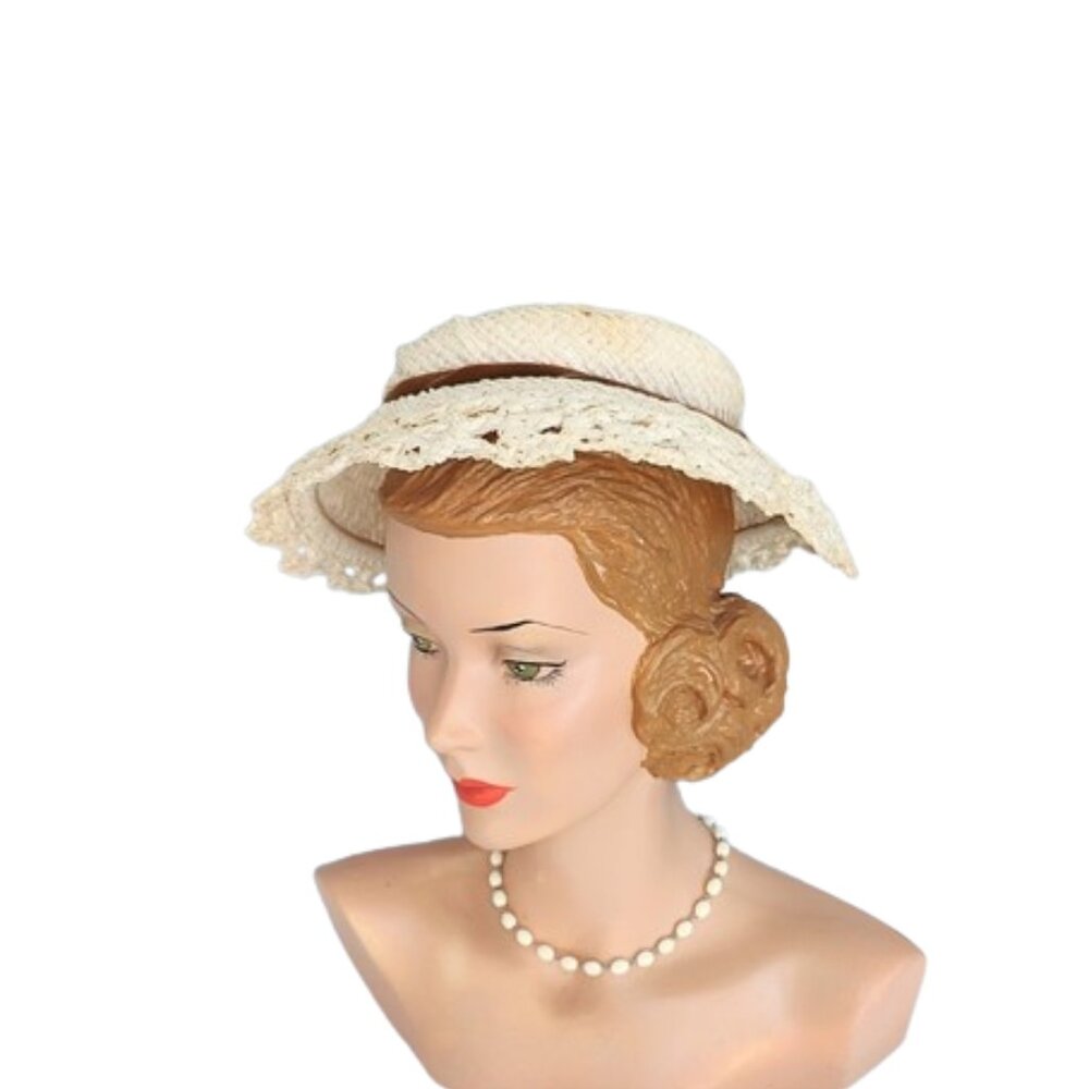 1950s Vintage Cream Straw Wide Brimmed Hat With Lacy Edge And Velvet Band